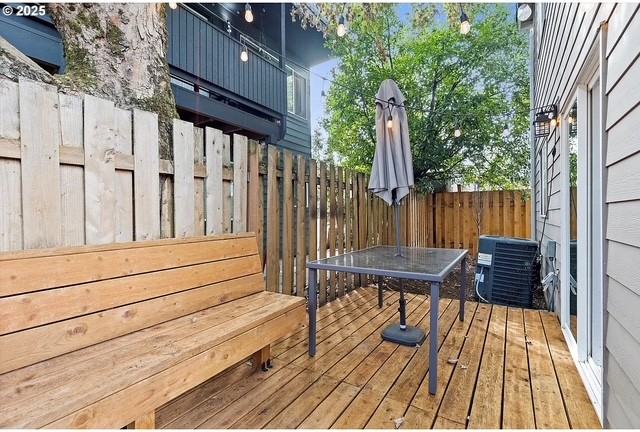 570 Ne 55th Ave - Photo 7 of 31