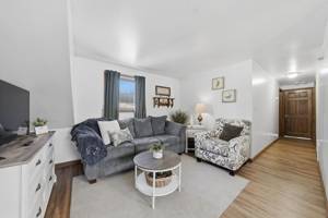 featured image of 56 Klaum Ave #UPPER