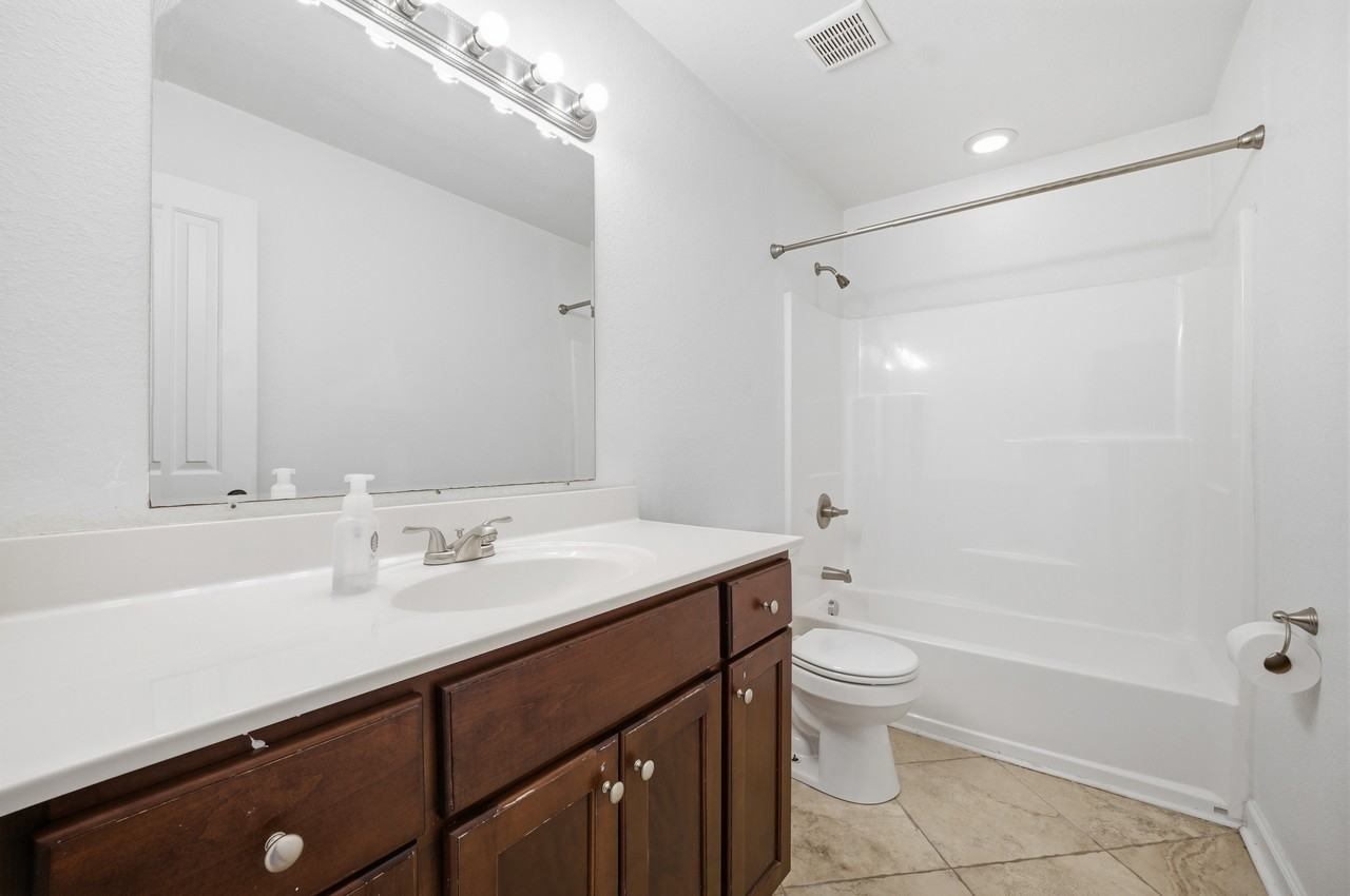 2937 Lens Ave - Photo 5 of 24