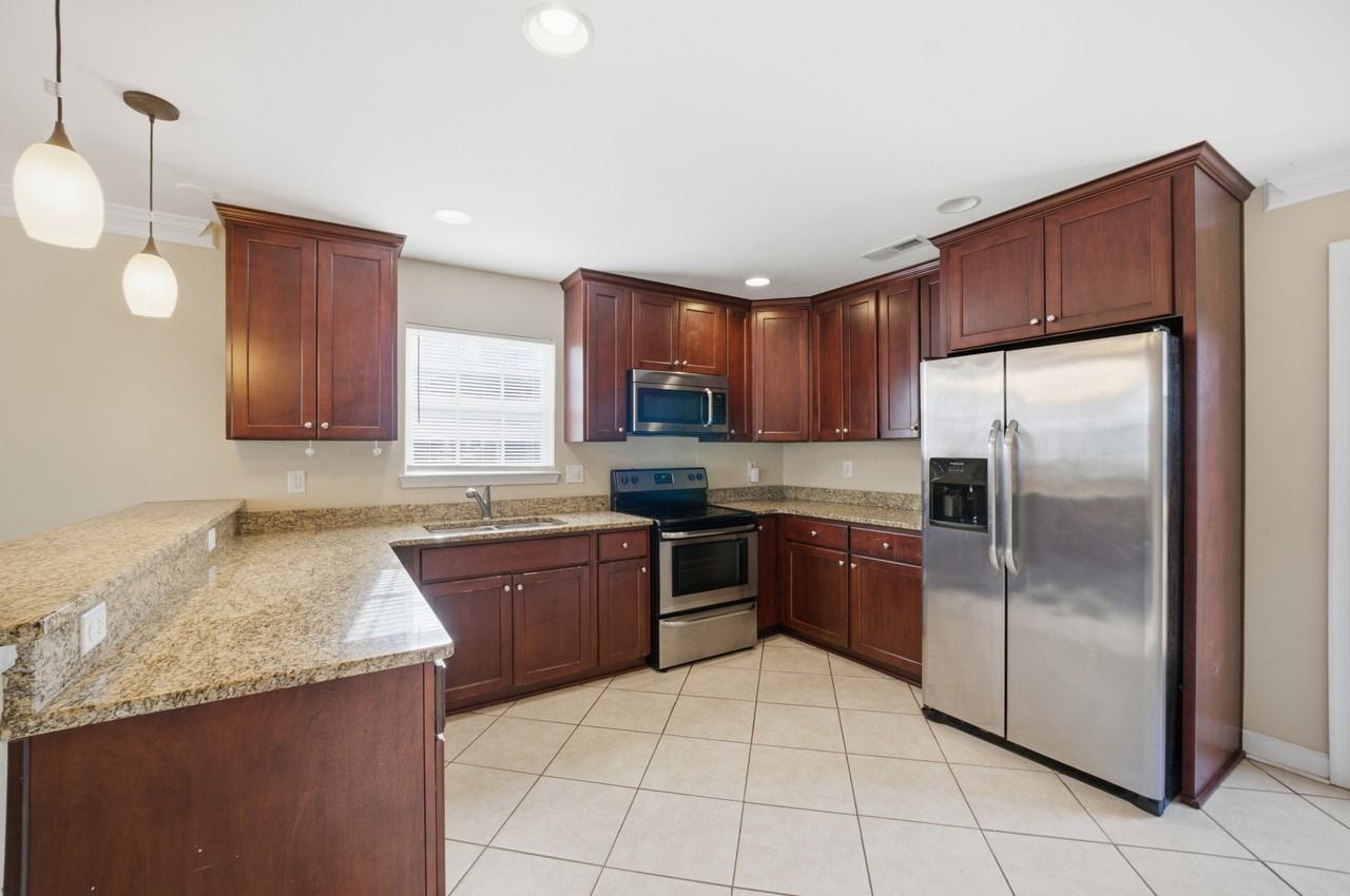 2937 Lens Ave - Photo 6 of 24