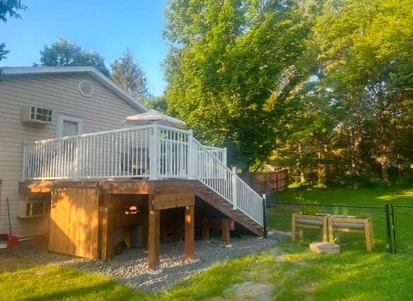 Clover Ct - Photo 2 of 8