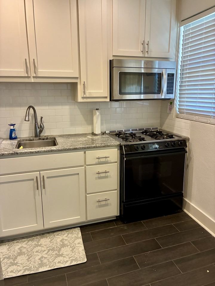 1909 Arlington Ave #1909 - Photo 2 of 11