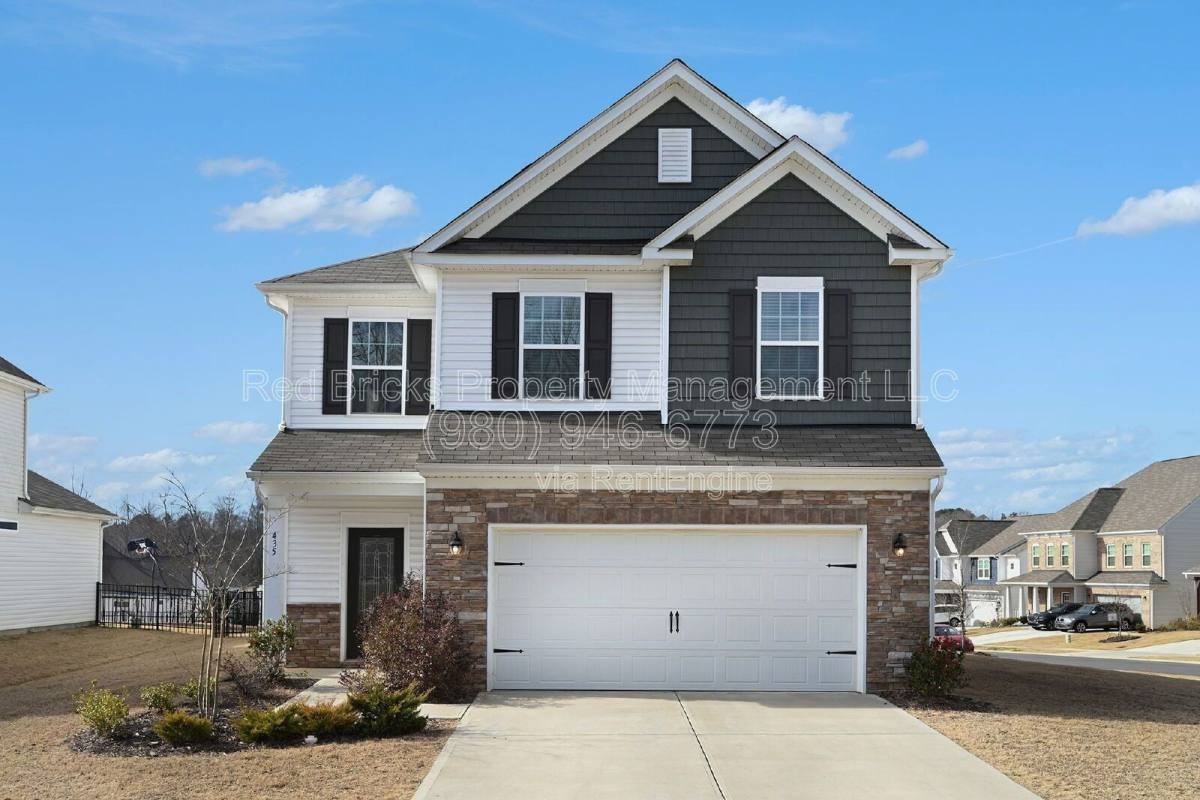 435 Kennerly Center Dr - Photo 2 of 10
