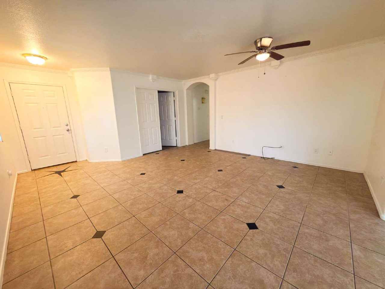 6226 W Southgate St - Photo 5 of 28