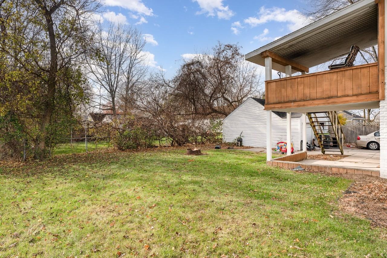 2208 Bay City Rd #2 - Photo 4 of 20