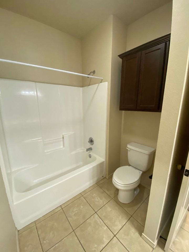 3207 112th St - Photo 6 of 12