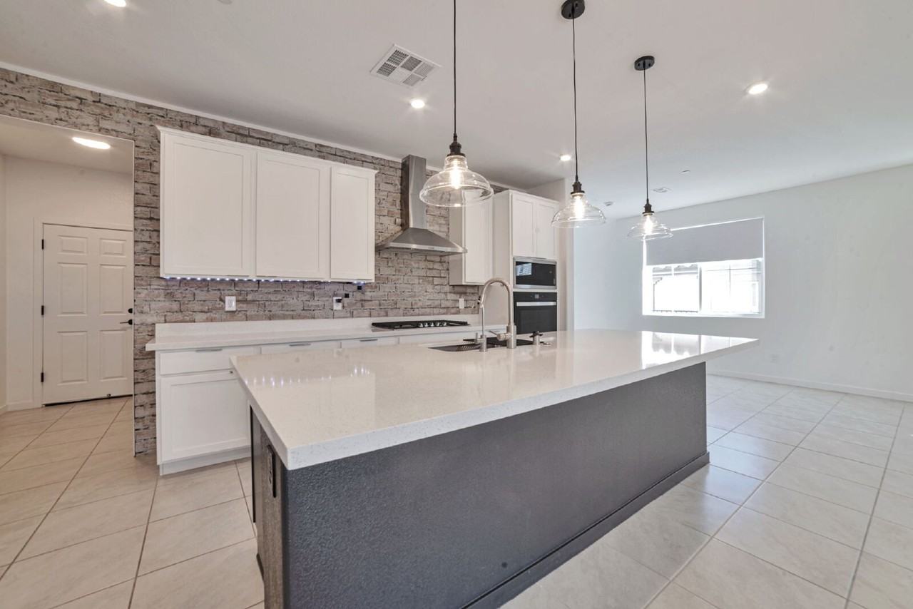 10937 Parsley Ave - Photo 4 of 40