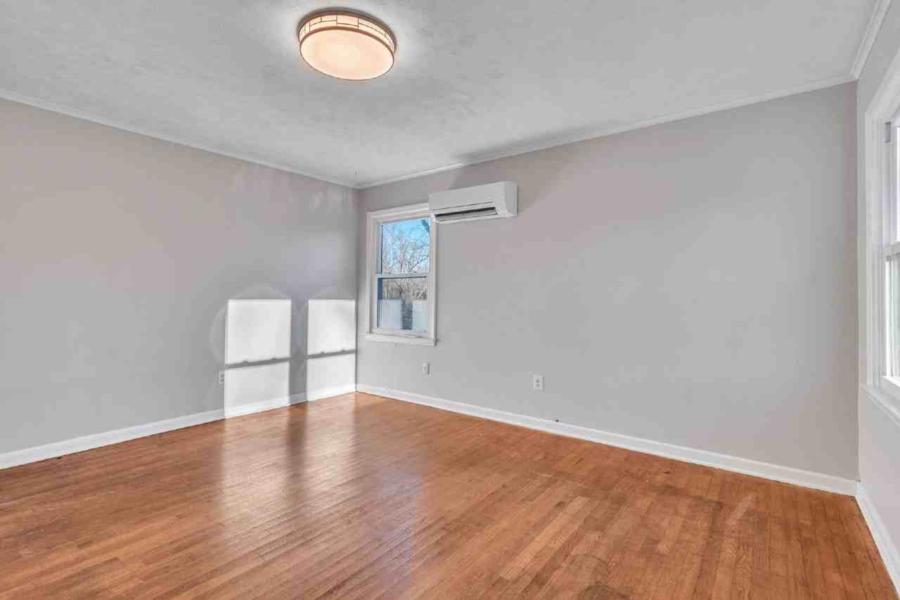 408 Yardley Ct Unit B - Photo 5 of 27