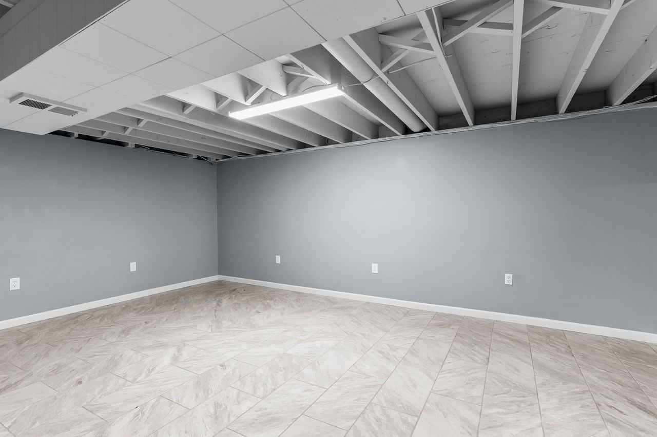 3961 New Rd - Photo 2 of 31