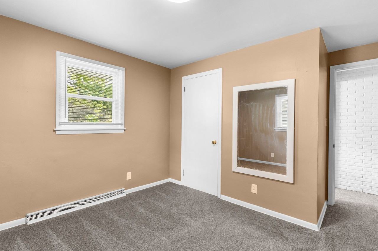 3961 New Rd - Photo 3 of 31