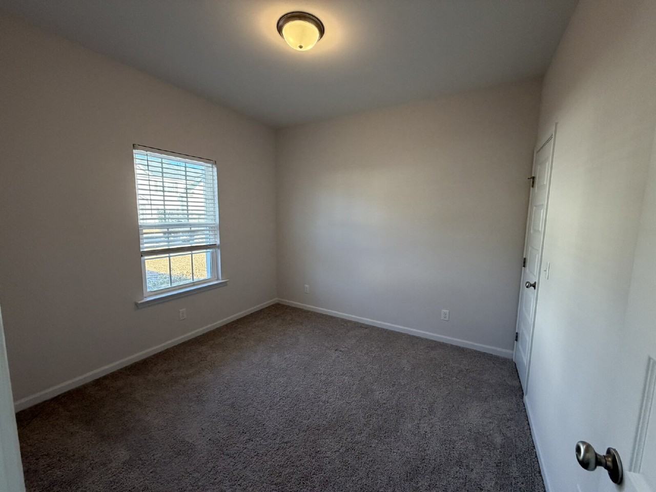 105 Glendale Ln - Photo 3 of 15