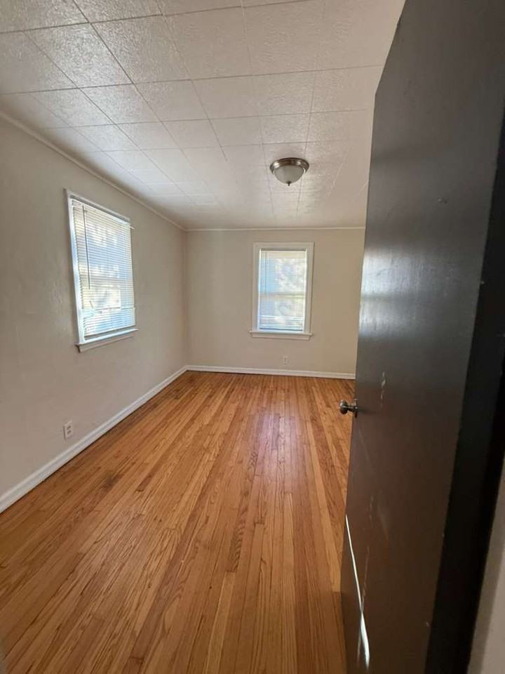 10045 Dorothy Ave - Photo 3 of 18