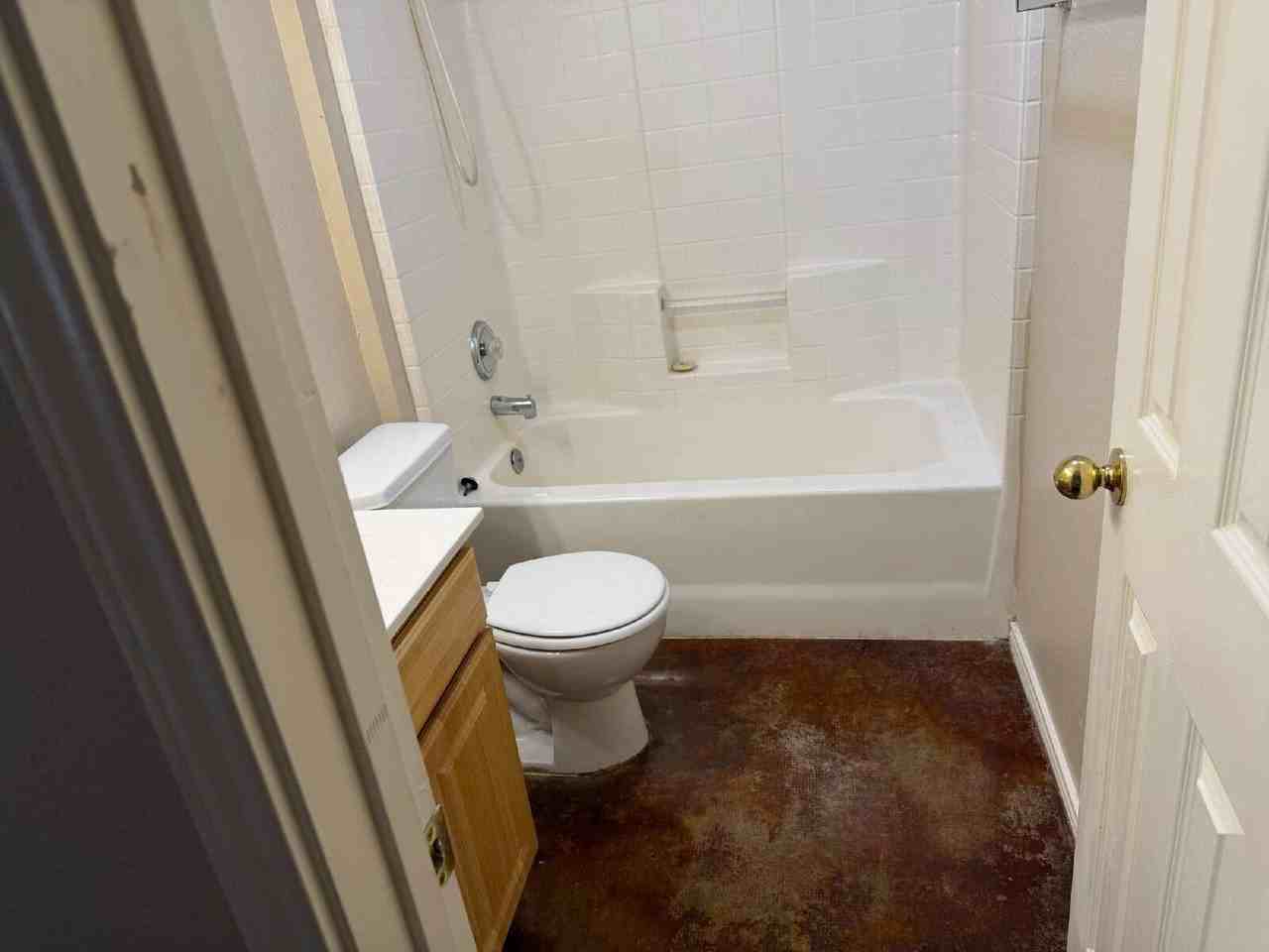 17002 Silverwood Dr #1 - Photo 5 of 20