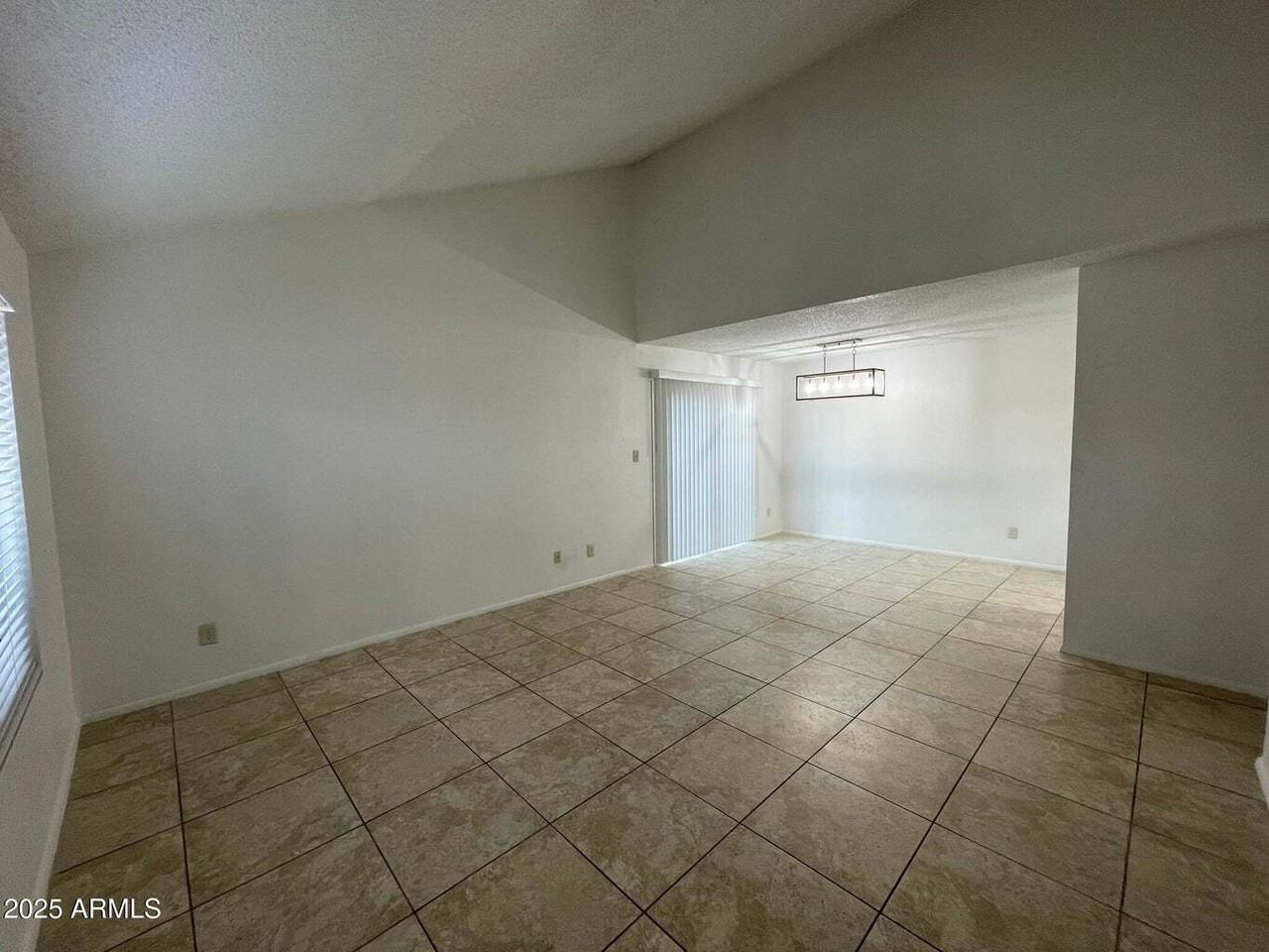 6316 N 47th Ave - Photo 3 of 13