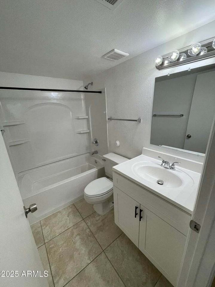 6316 N 47th Ave - Photo 4 of 13