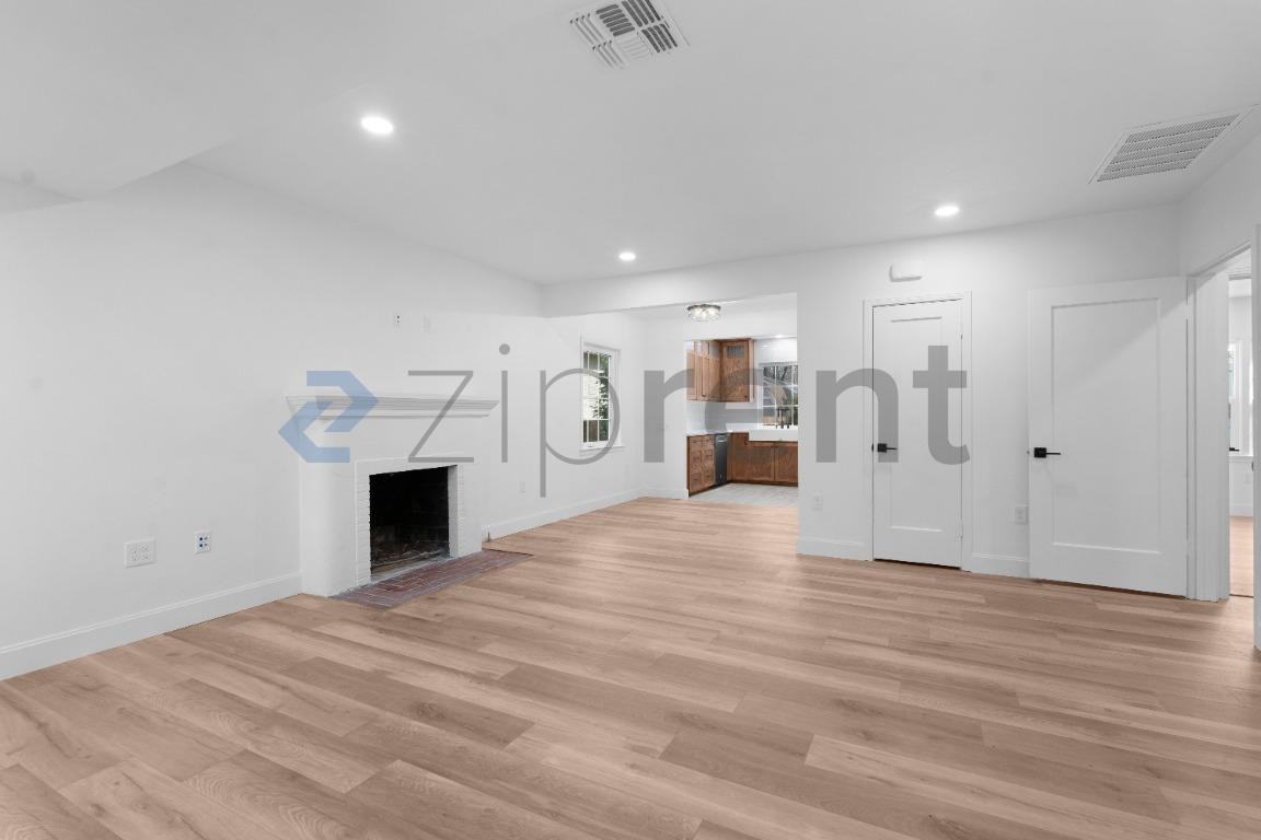 2633 16th St - Photo 6 of 17