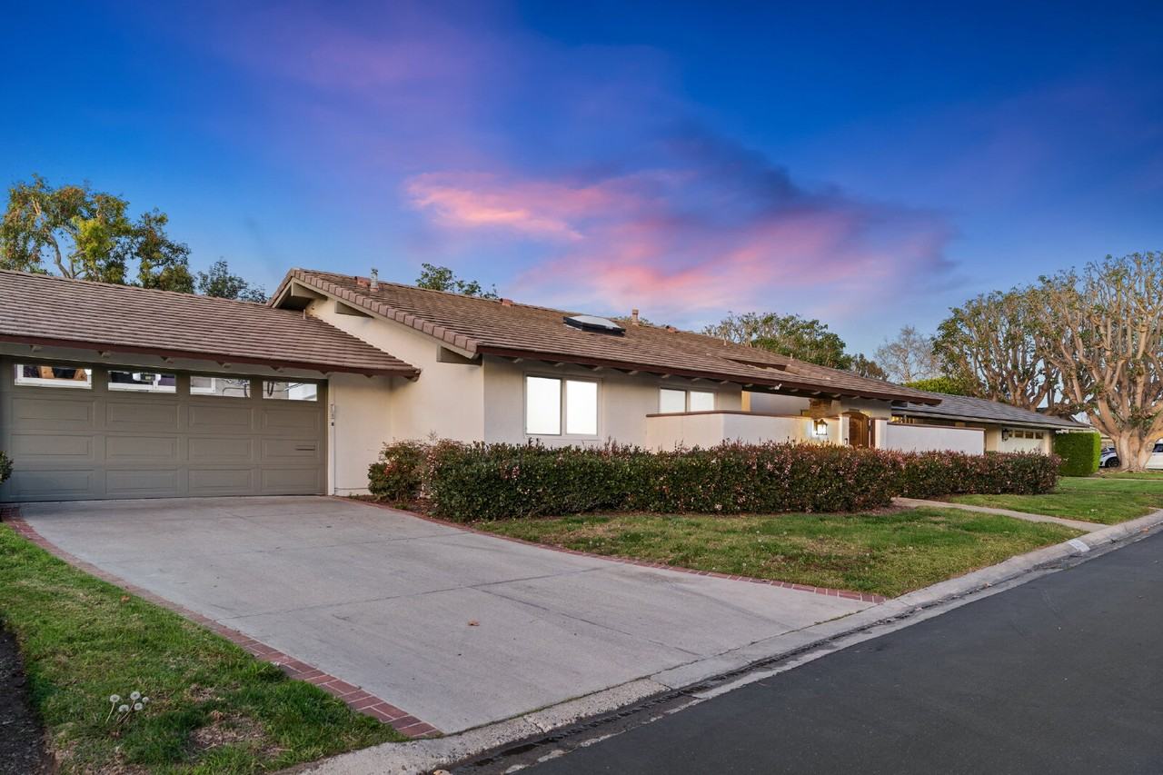 2111 Vista Dorado - Photo 2 of 31