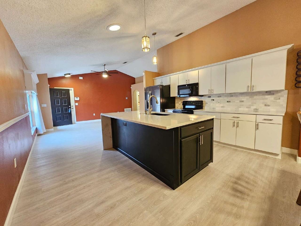 2788 Maderia Cir - Photo 6 of 23