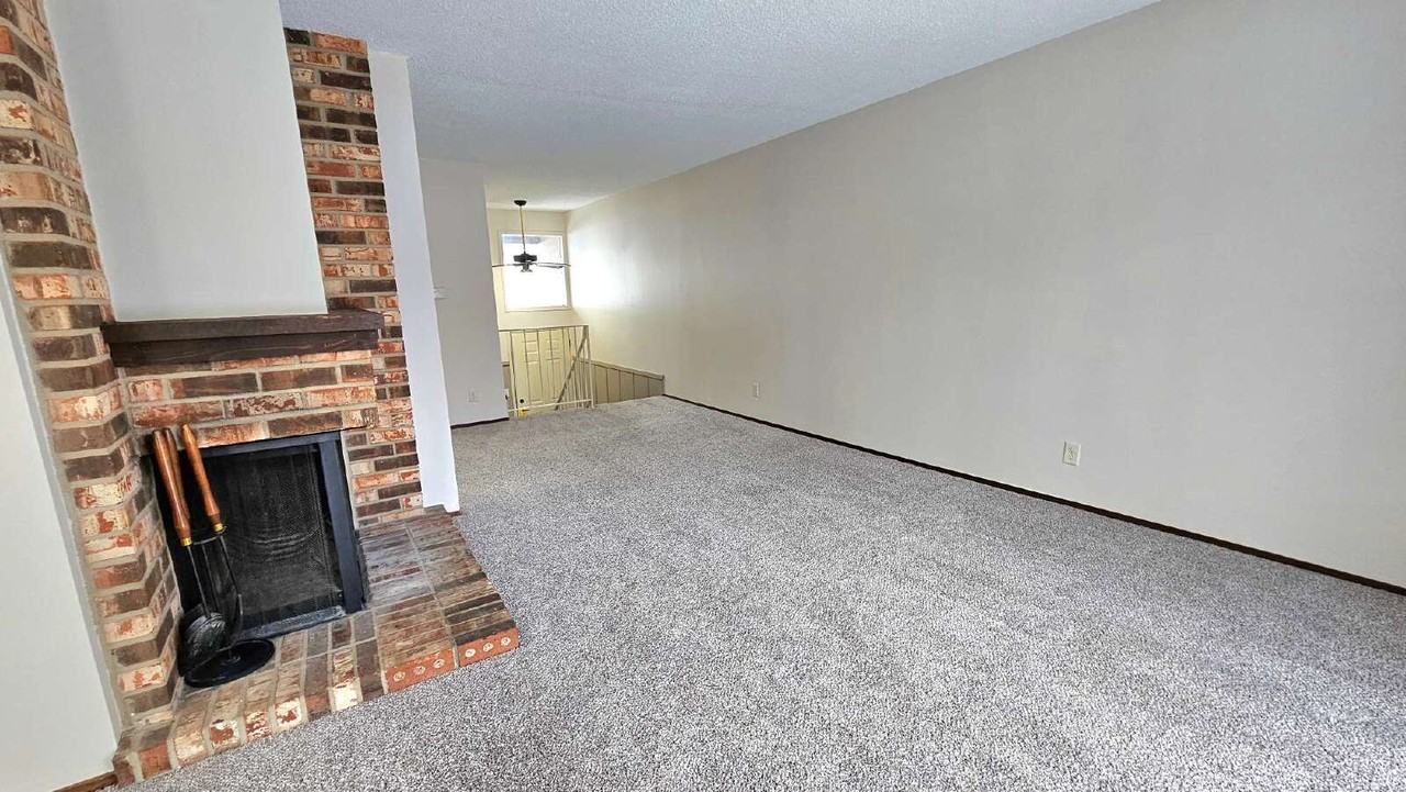 218 W Eagle Lake Dr - Photo 6 of 16