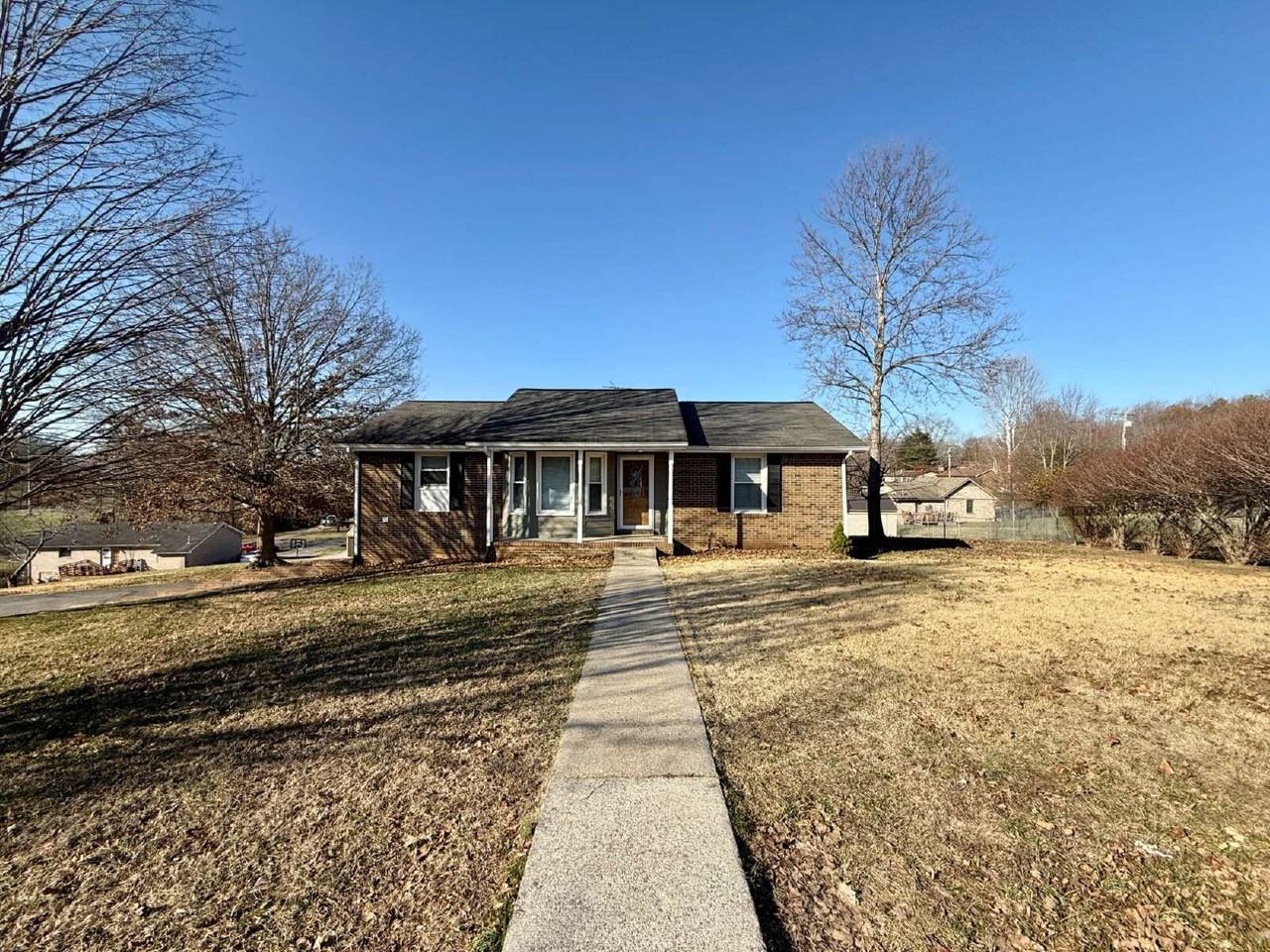 3902 N Hillwood Ct - Photo 2 of 14