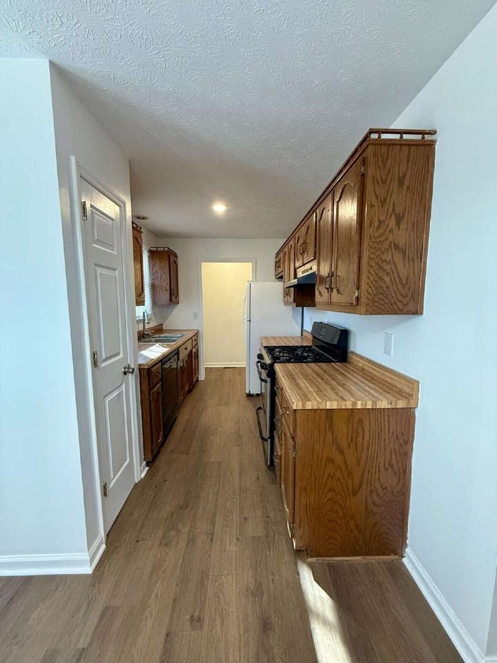 3902 N Hillwood Ct - Photo 5 of 14