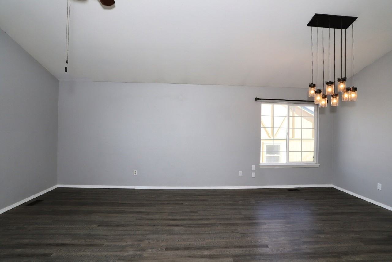 7356 Liberty Bell Dr - Photo 3 of 29