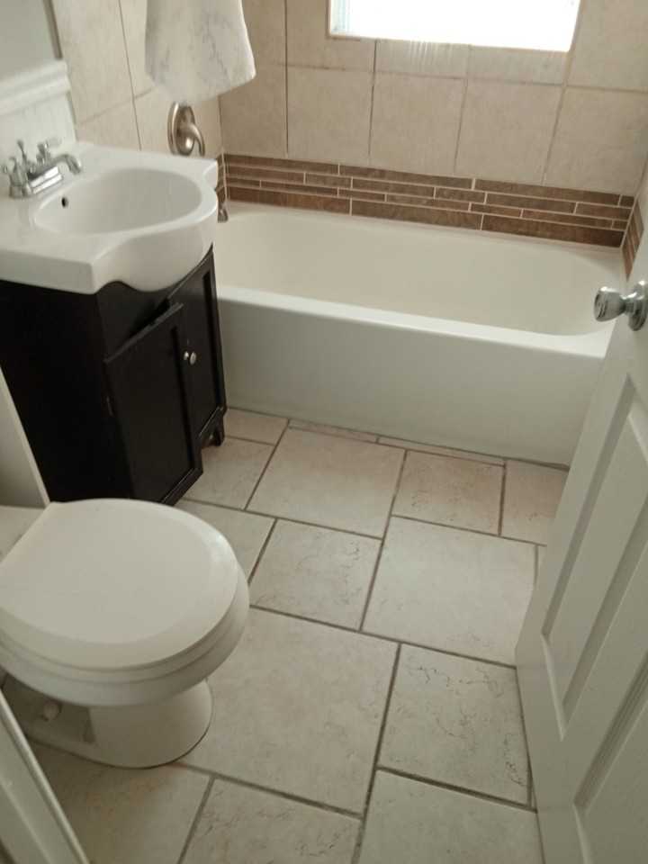 1214 W Monroe St - Photo 3 of 15