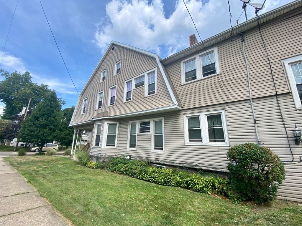 1061 W 8th St #1063 - Photo 2 of 15