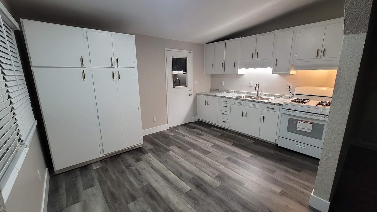 930 Nancy St #REAR - Photo 4 of 14