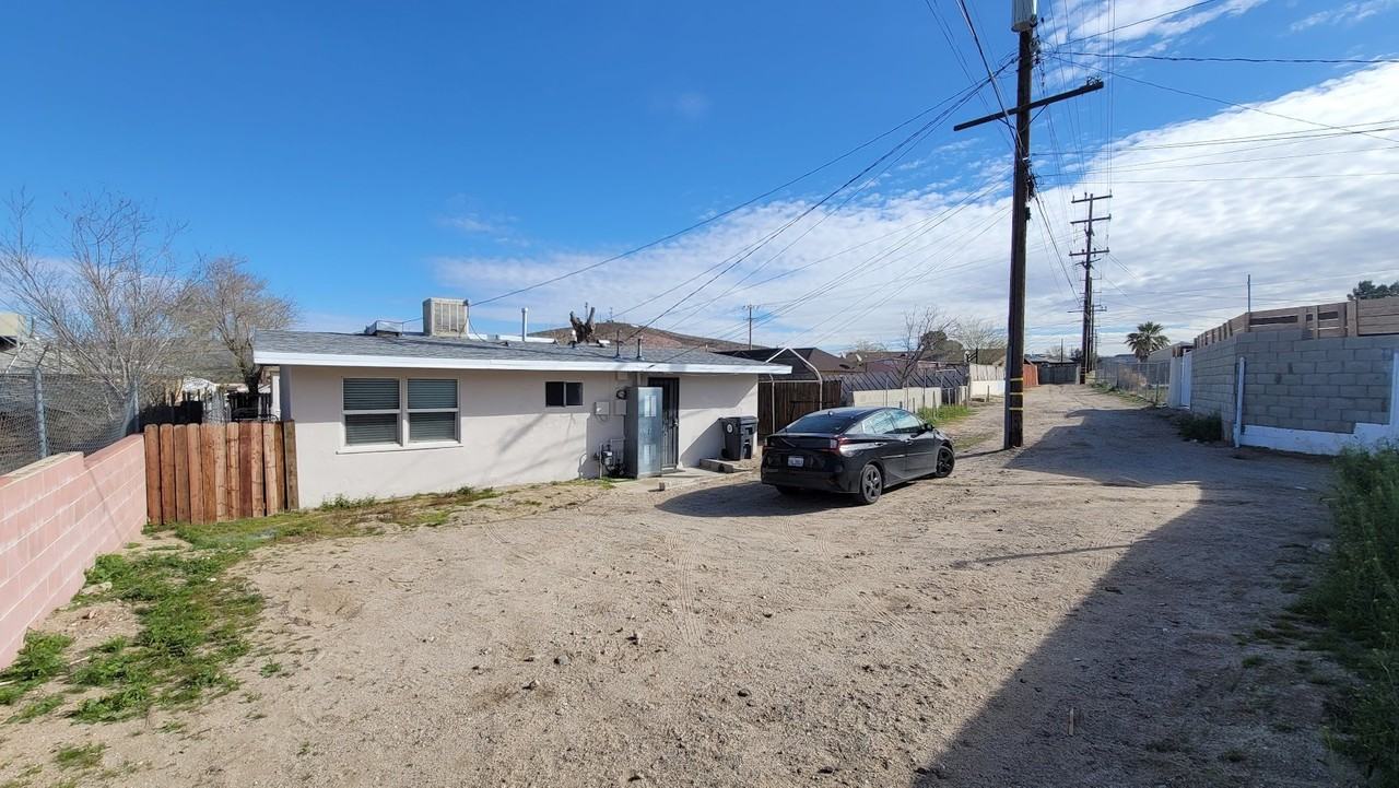 930 Nancy St #REAR - Photo 7 of 14