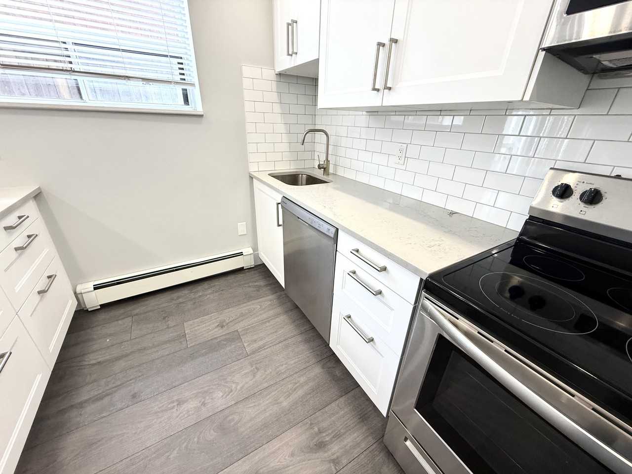 449 Concession St #1 - Photo 4 of 6