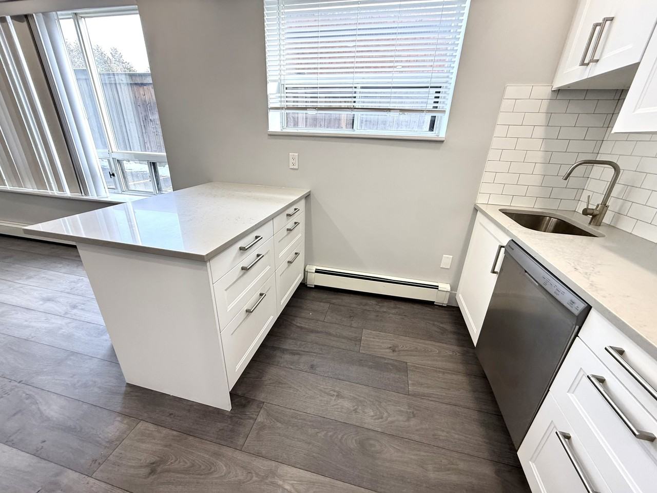 449 Concession St #1 - Photo 5 of 6