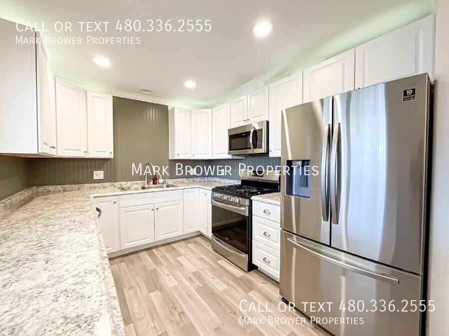 2241 W Clarendon Ave - Photo 5 of 16