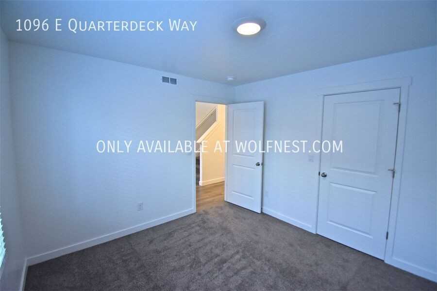 1096 E Quarterdeck Way - Photo 4 of 32