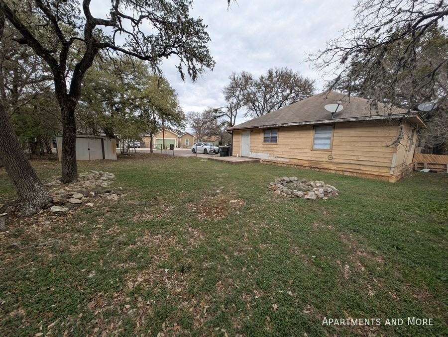 1401 Clyde St #B - Photo 2 of 15