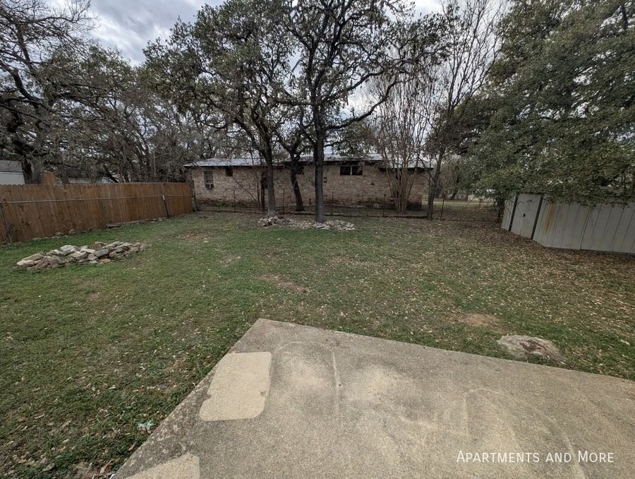 1401 Clyde St #B - Photo 4 of 15