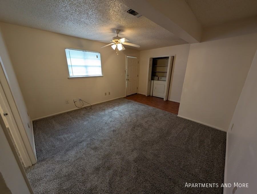 1401 Clyde St #B - Photo 7 of 15