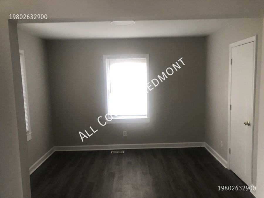 1028 Rodey Ave - Photo 4 of 9