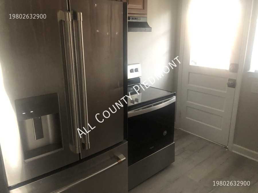 1028 Rodey Ave - Photo 7 of 9