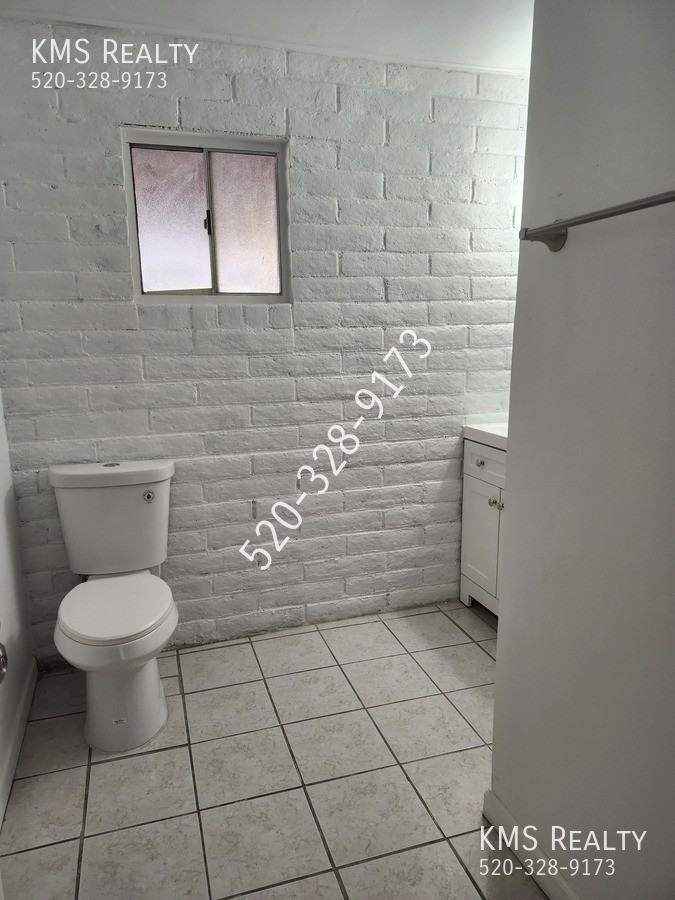 256 W Ohio St #B - Photo 5 of 11