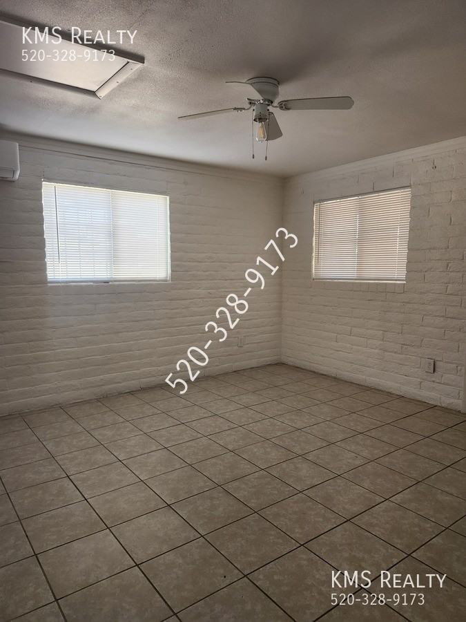 256 W Ohio St #B - Photo 7 of 11