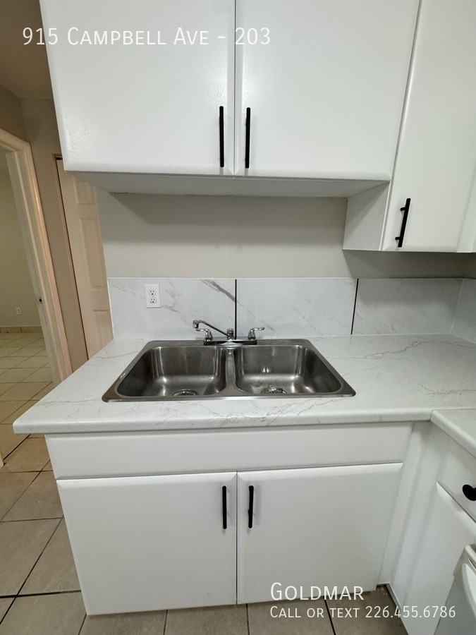 915 Campbell Ave #203 - Photo 6 of 13