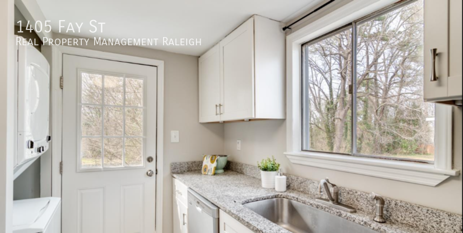 1405 Fay St - Photo 4 of 11