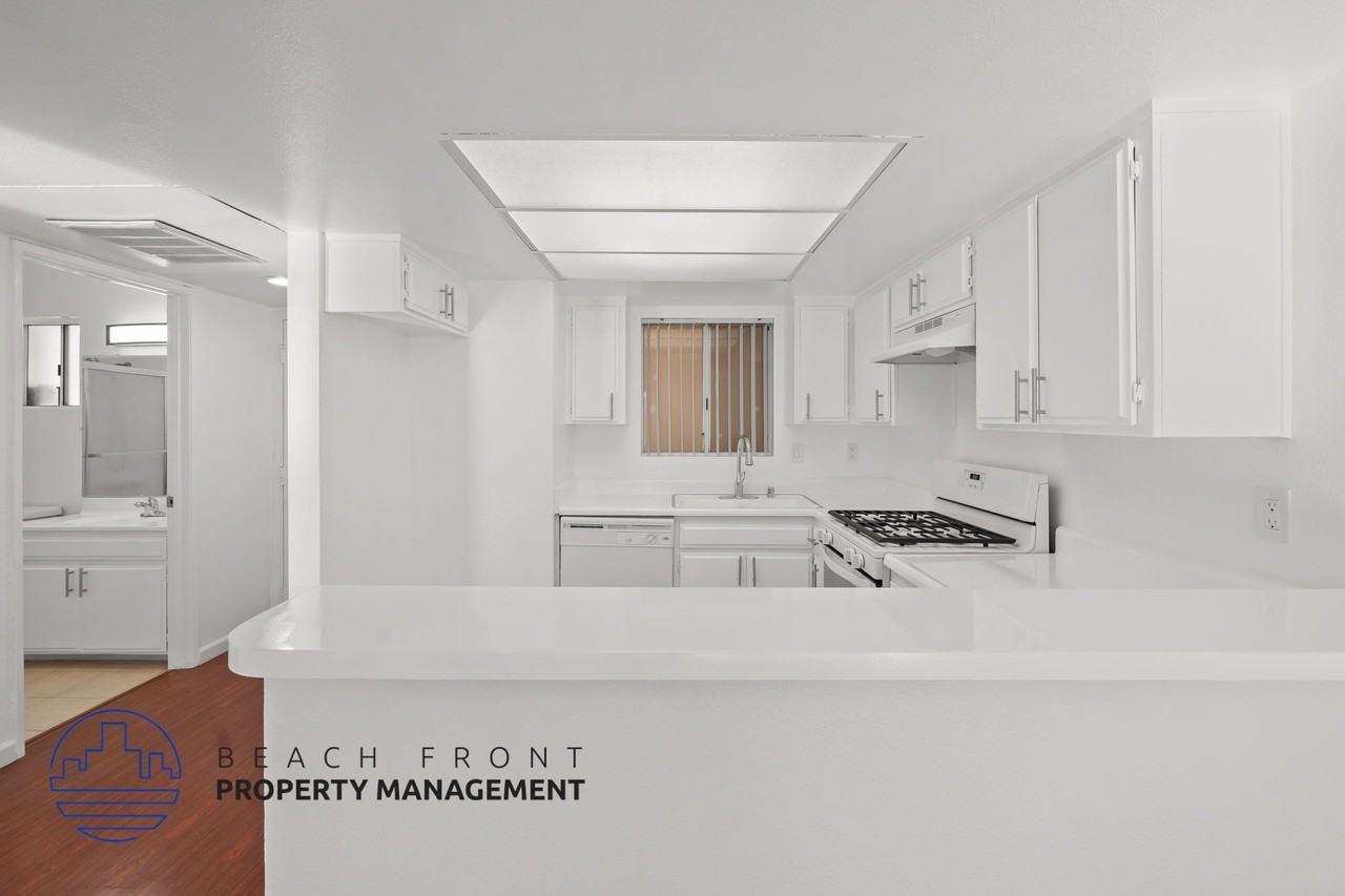 937 10th St. - Photo 2 of 15