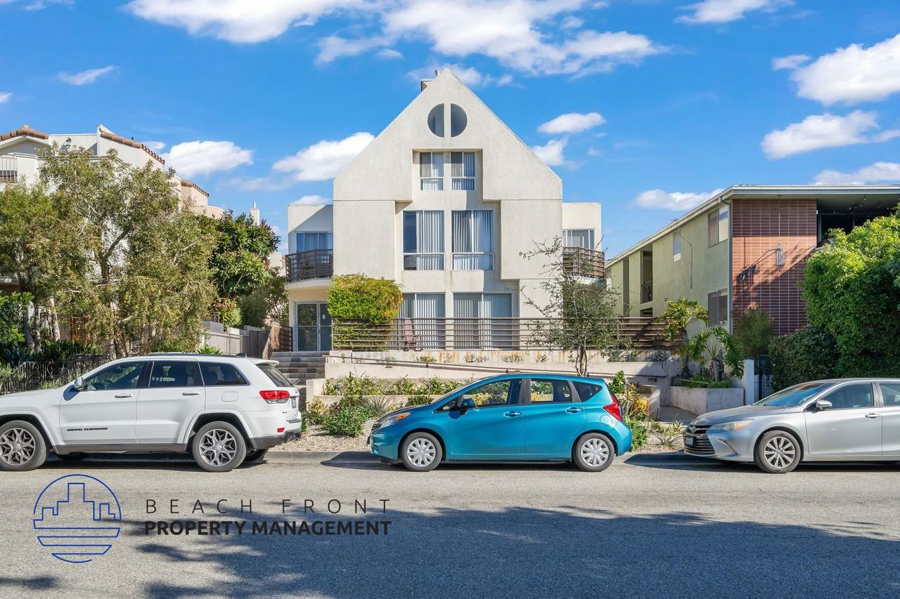 937 10th St. - Photo 4 of 15