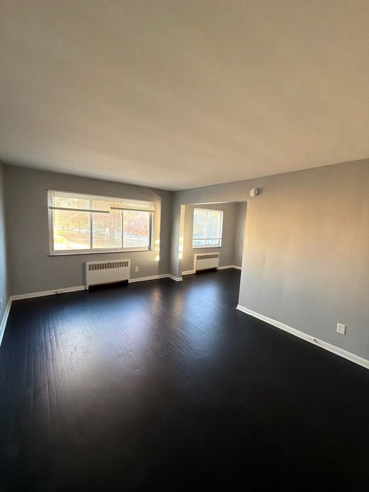 7707 NEWBEDFORD AVE - Photo 3 of 12