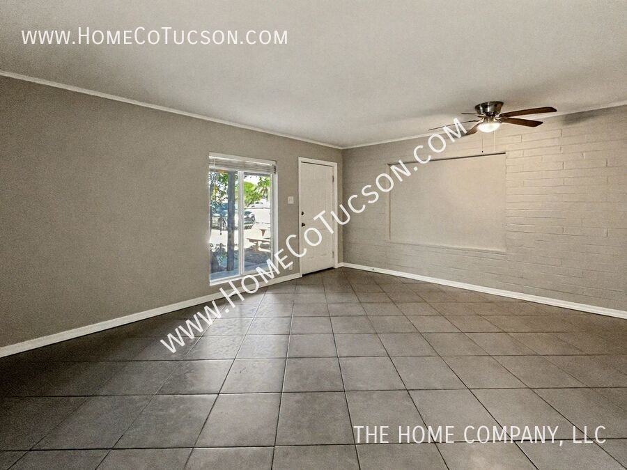 2404 E Cameron Vis - Photo 7 of 26