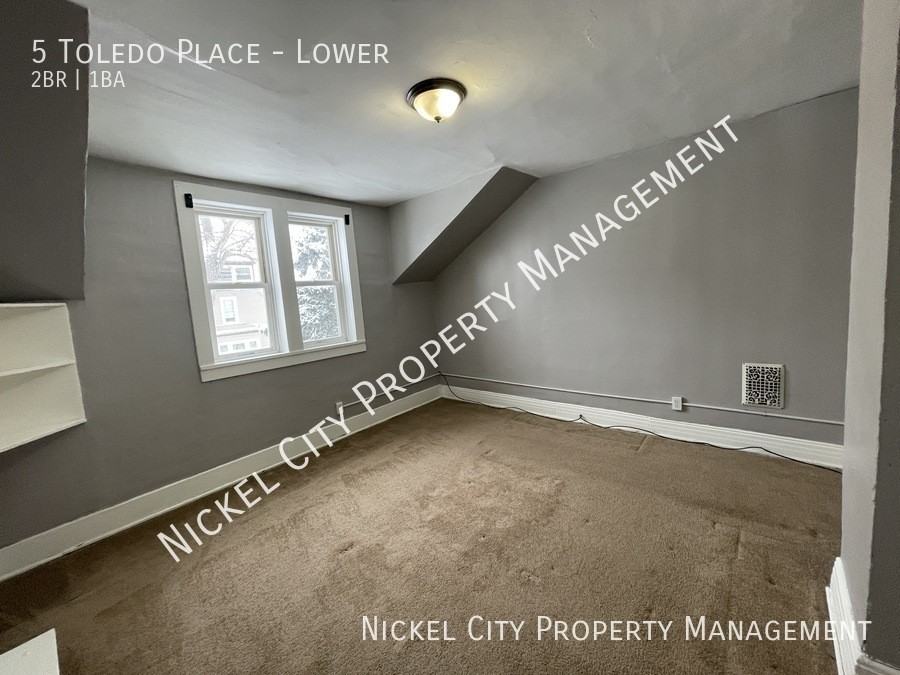 5 Toledo Pl - Photo 3 of 9