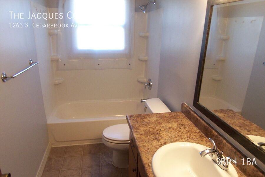 1263 S Cedarbrook Ave - Photo 5 of 10