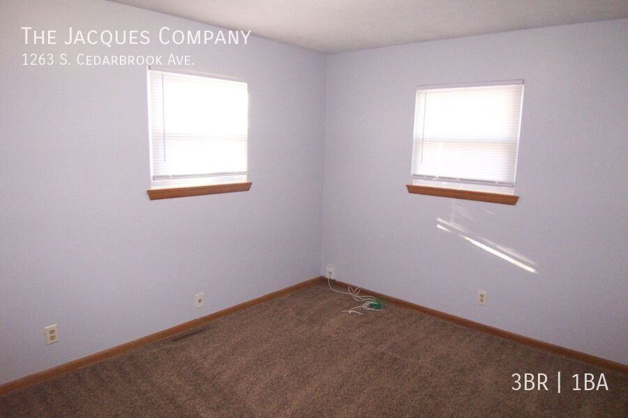 1263 S Cedarbrook Ave - Photo 6 of 10